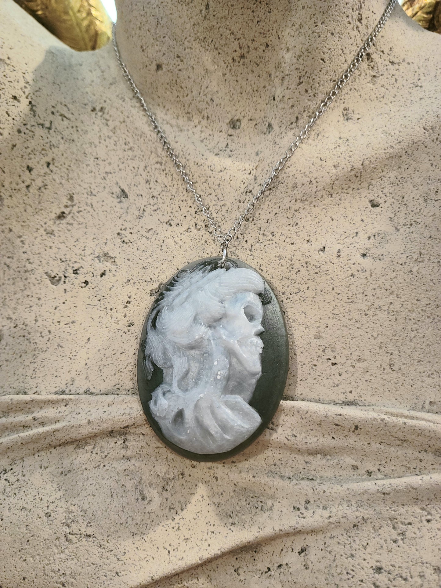 Cameo necklace (Skeleton)
