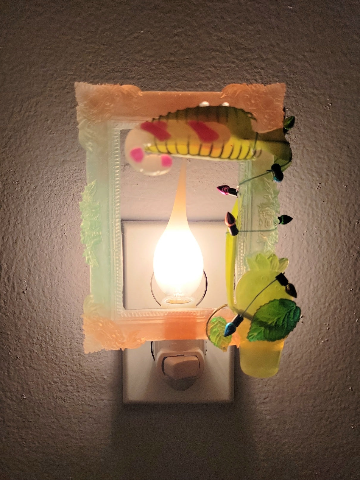 Carnivorous plant (night light) #2