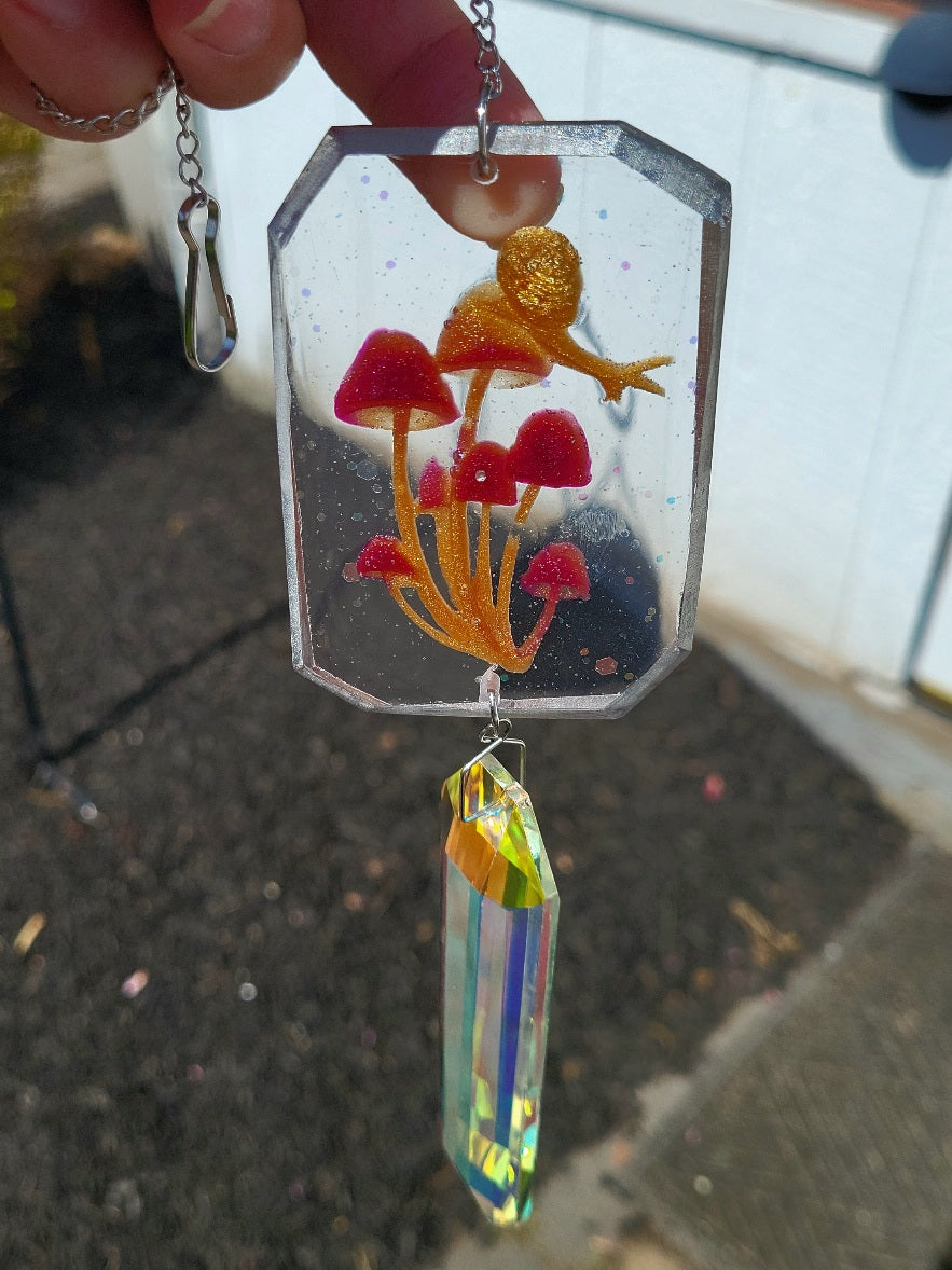 Suncatcher (Snail & Mushrooms) Large