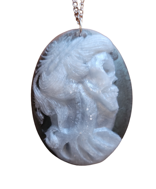 Cameo necklace (Skeleton)