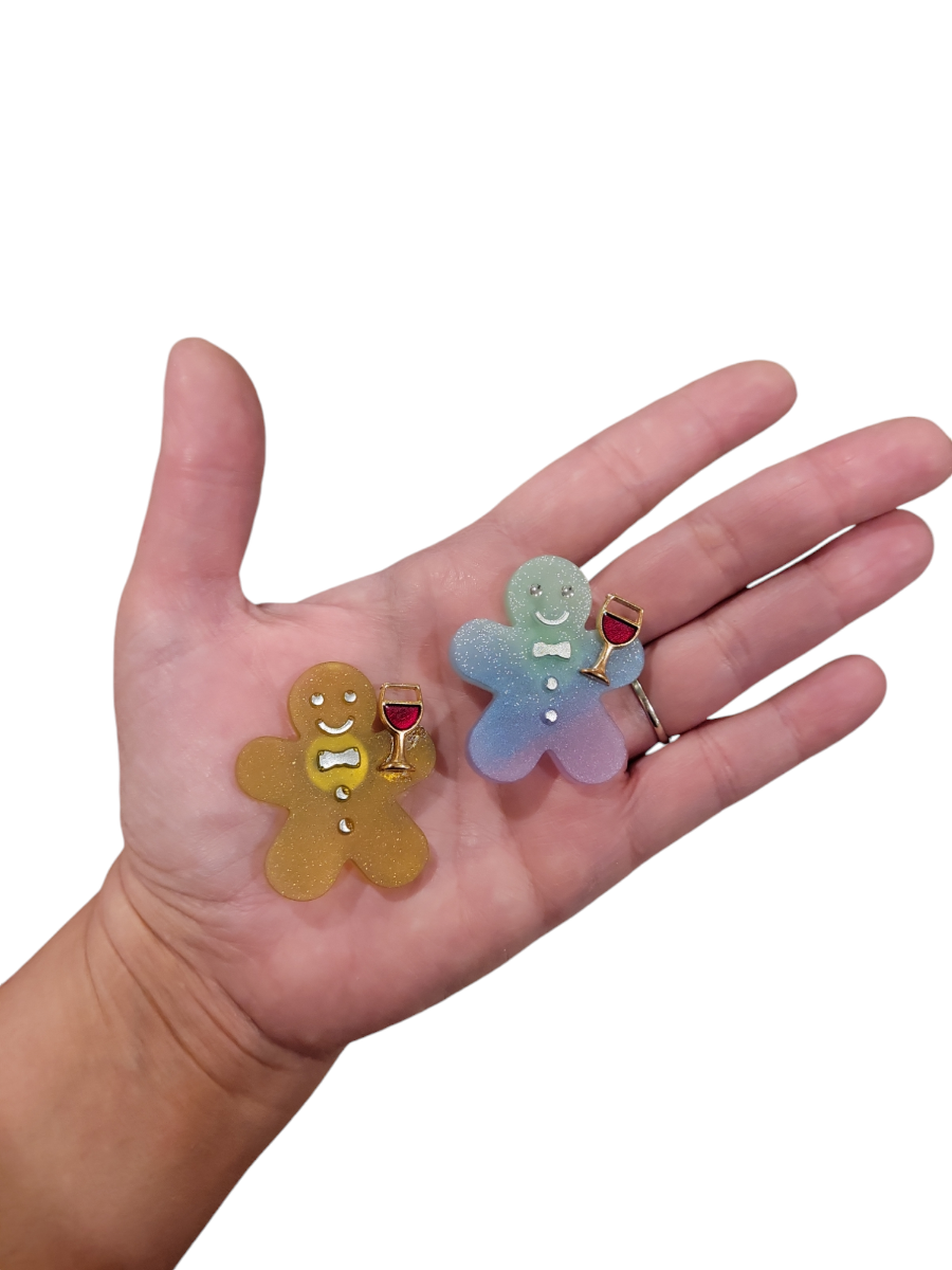 Gingerbread man with wine (magnets)