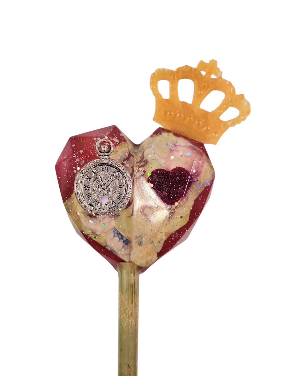 Plant decor stake (Queen of hearts)