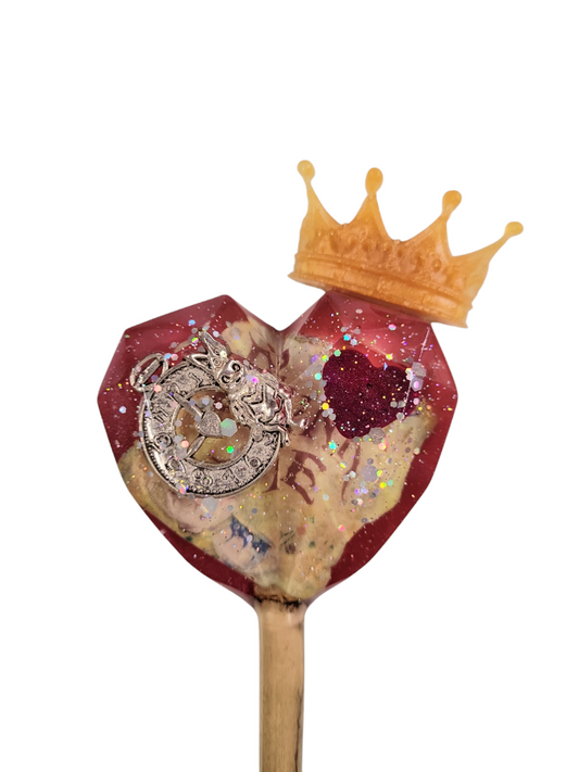 Plant decor stake (Queen of hearts)