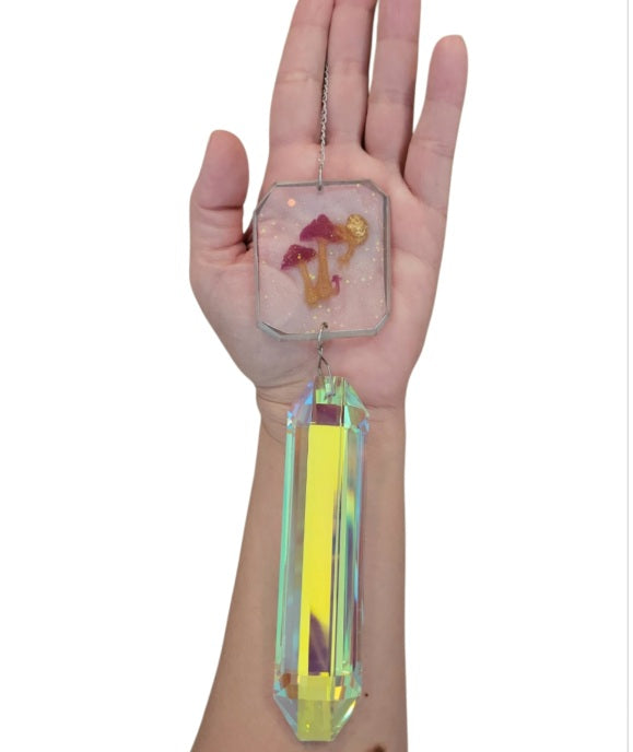 Suncatcher (Snail & Mushrooms) Medium