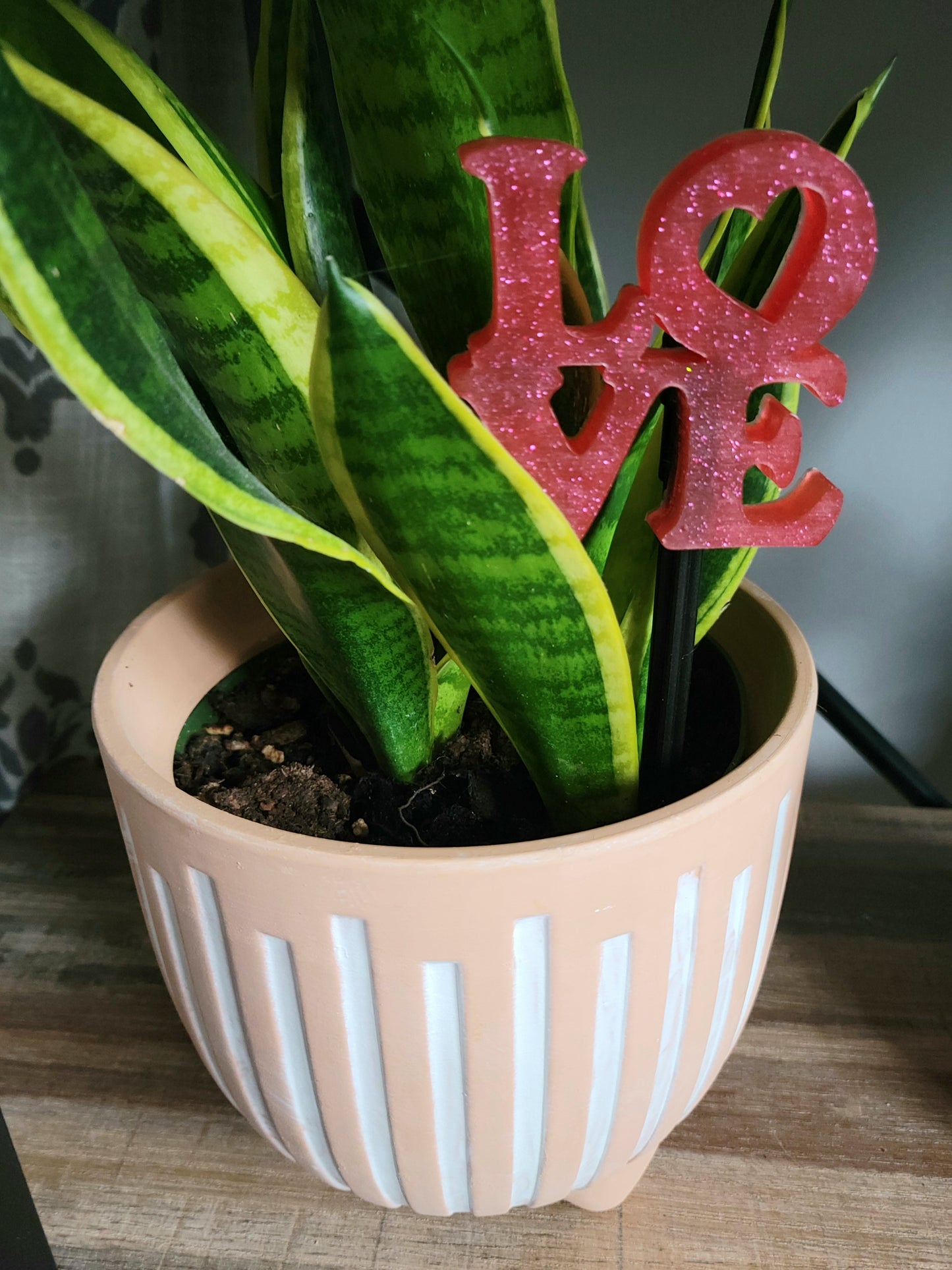 Plant decor stake (Love Sign)