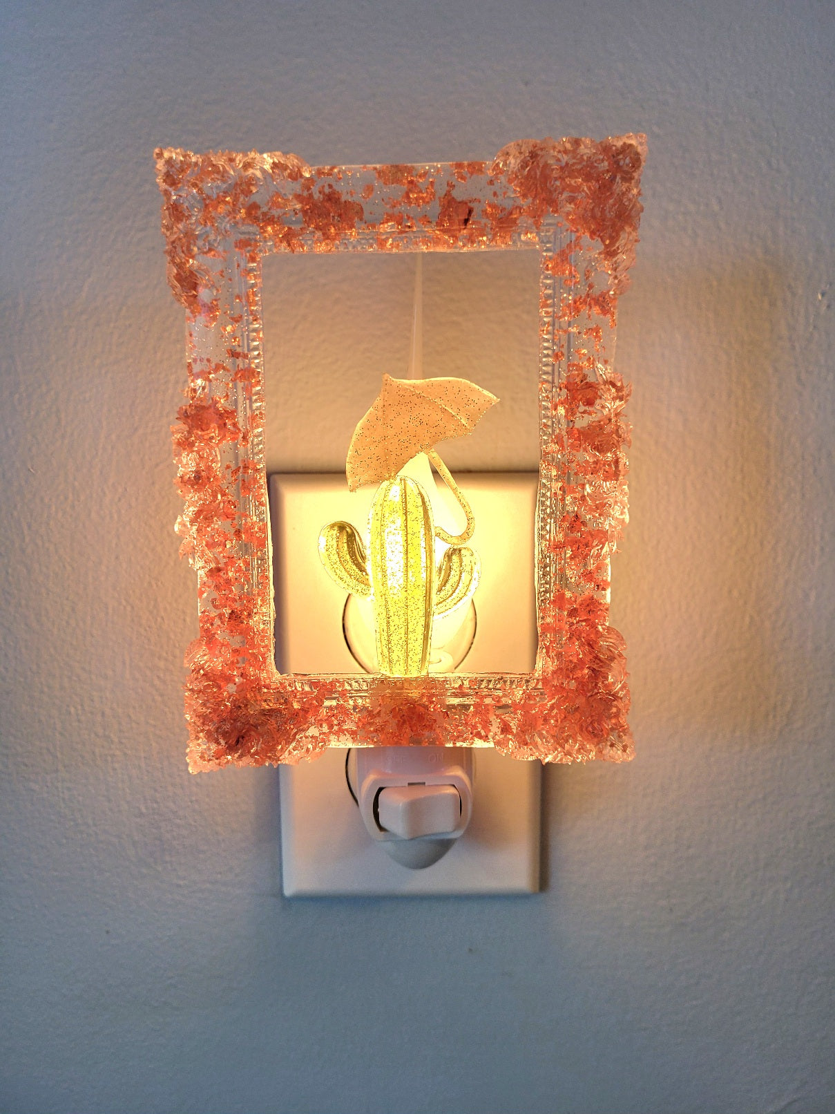 Cactus with umbrella (Night light)