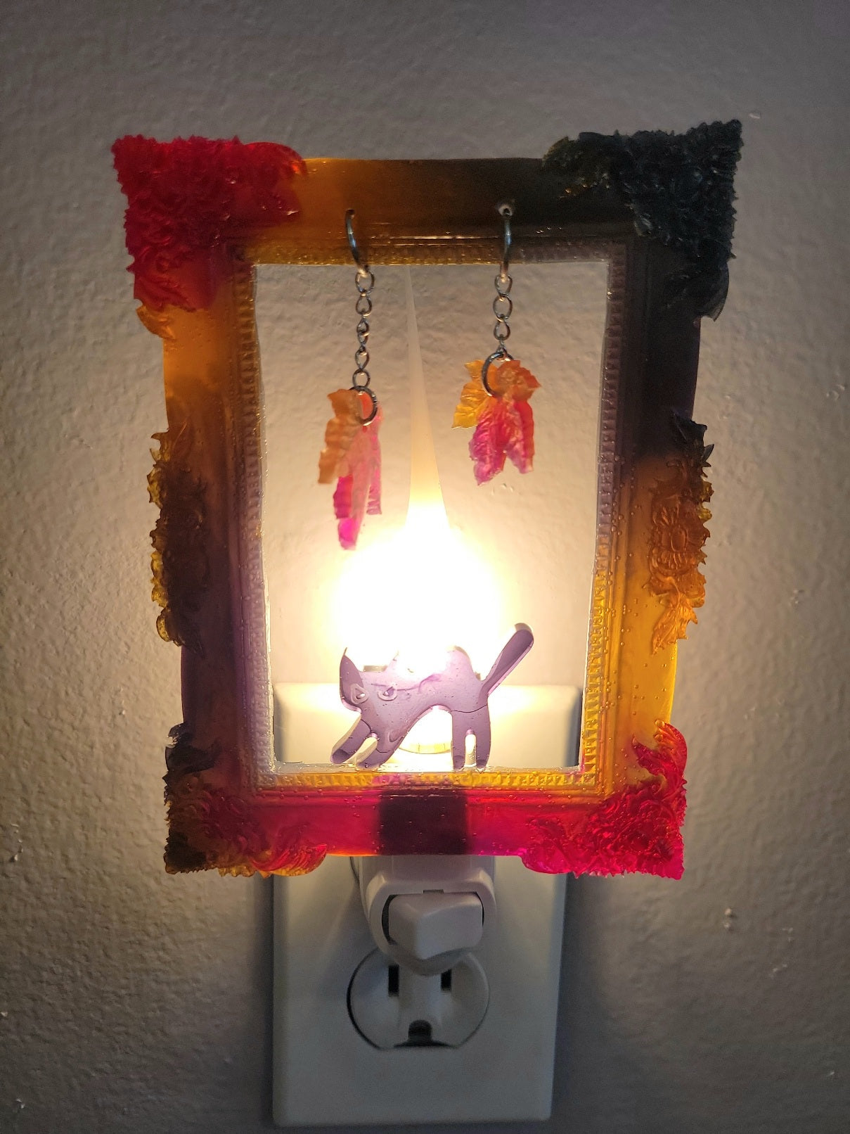 Night light (Cat & falling leaves)