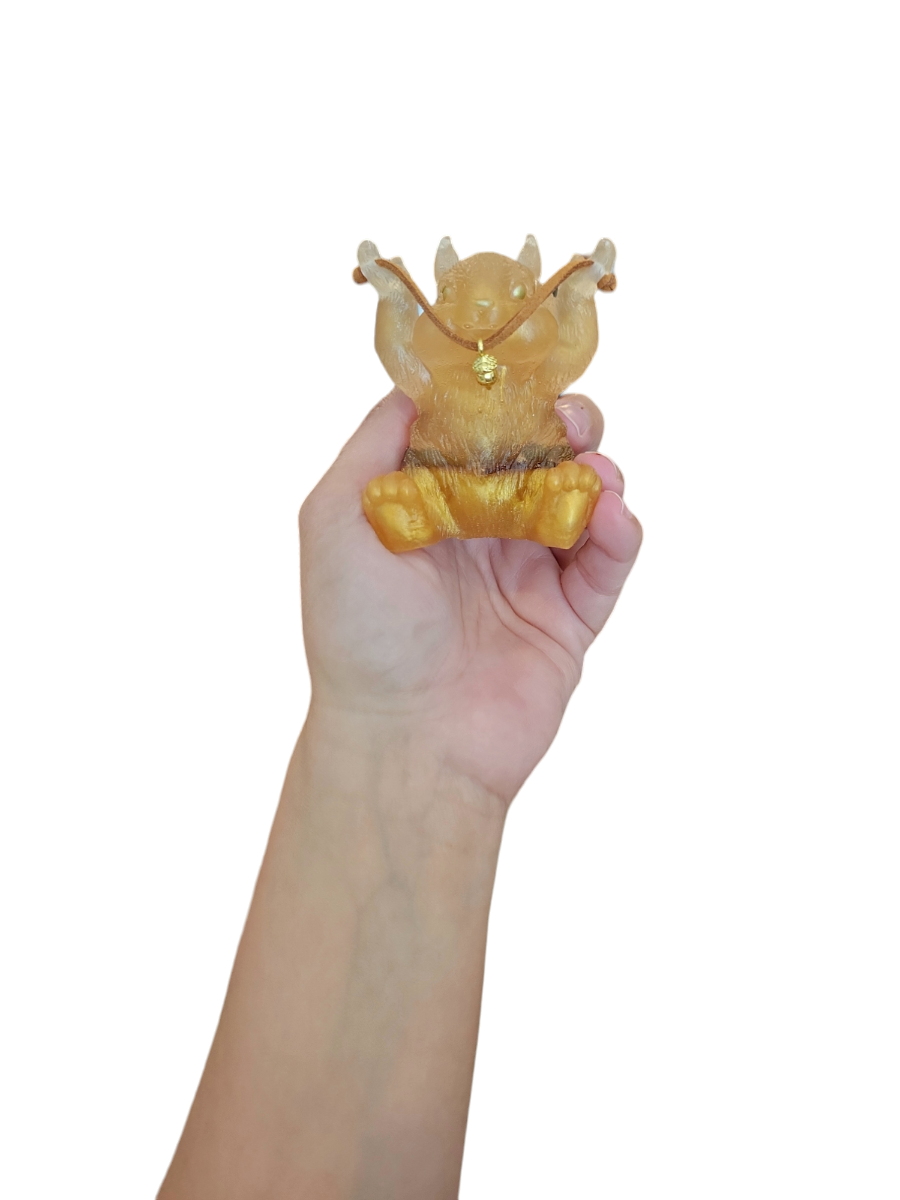 Squirrel figurine(s)