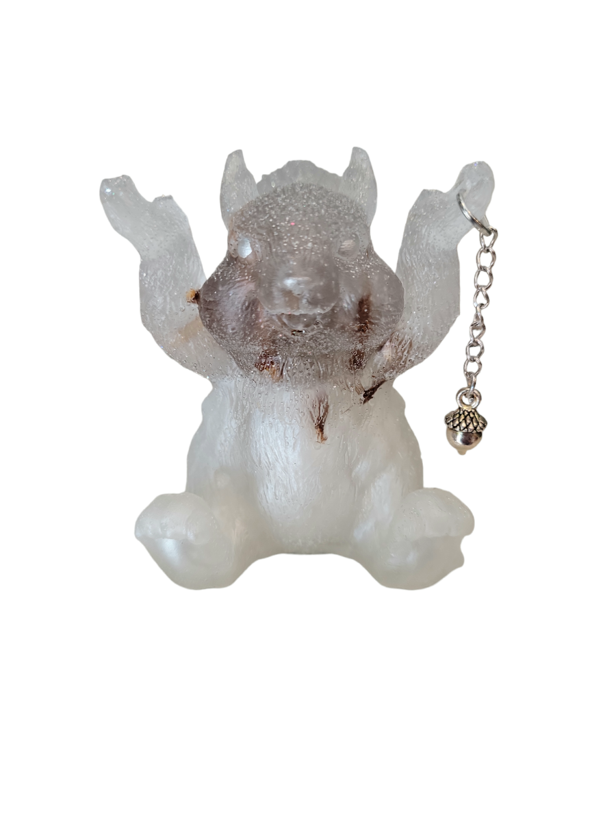Squirrel figurine(s)