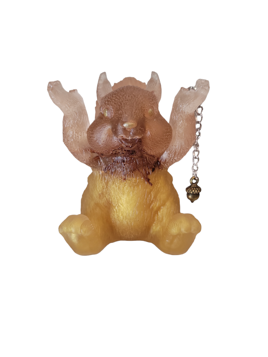 Squirrel figurine(s)