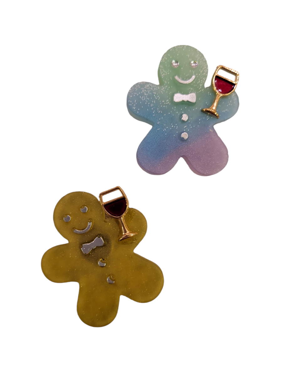 Gingerbread man with wine (magnets)