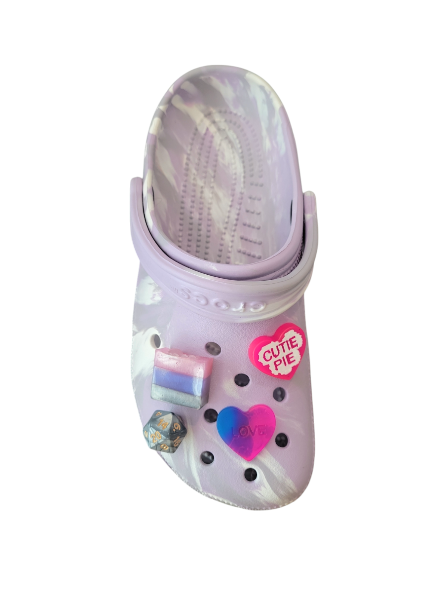 Candy heart (croc charm)