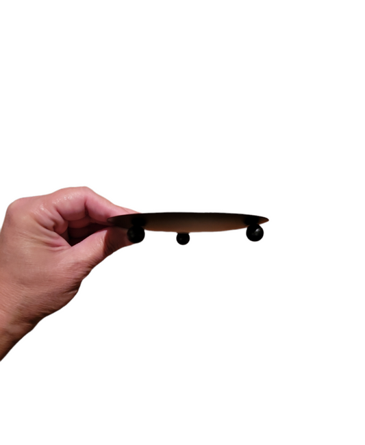 Iron candle holder